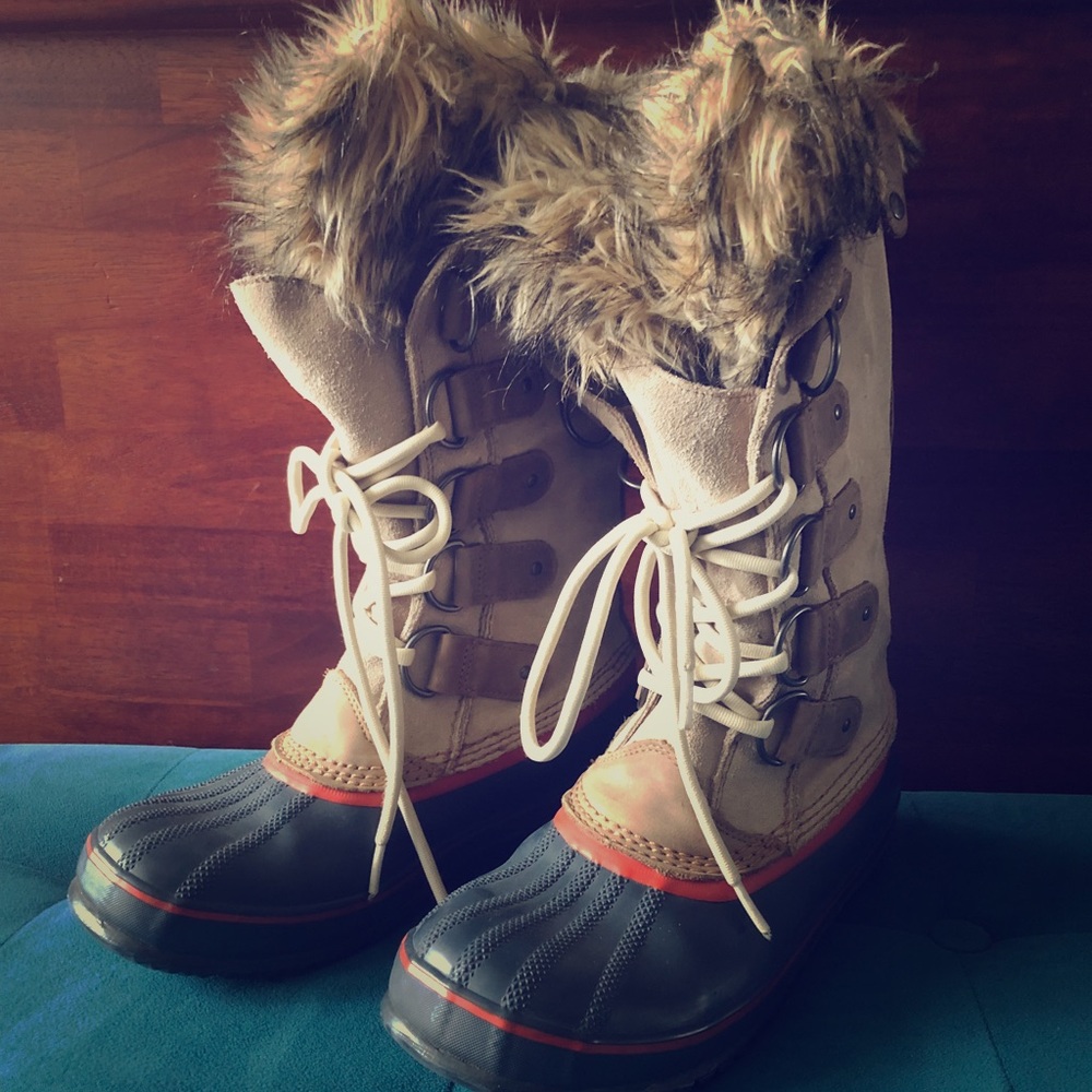 Sorel Joan of Arctic Tan *LIKE NEW* Boots sz9